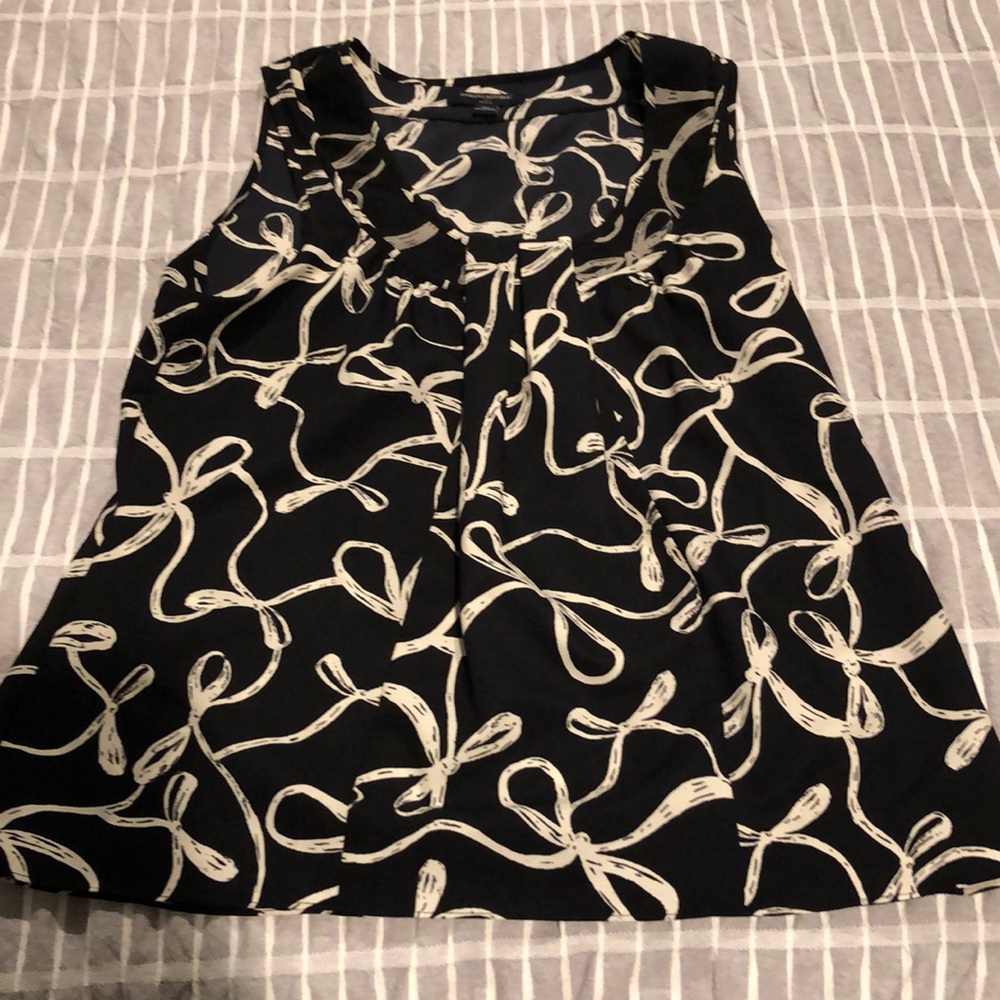 Banana Republic Black and White Bow blouse